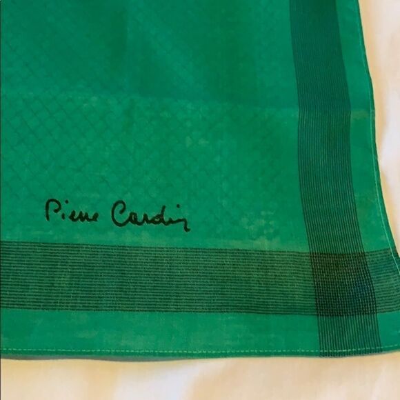 Vtg Pierre Cardin green cotton logo pocket square - Picture 2 of 3